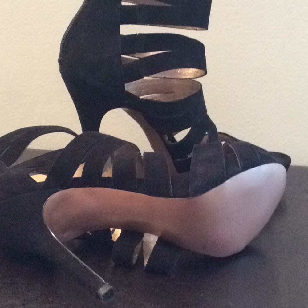 New BCBG Black strappy heels - Picture 6 of 8